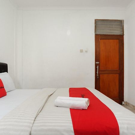 Reddoorz Syariah Near Aeon Mall Tanjung Barat Jakarta Exterior foto