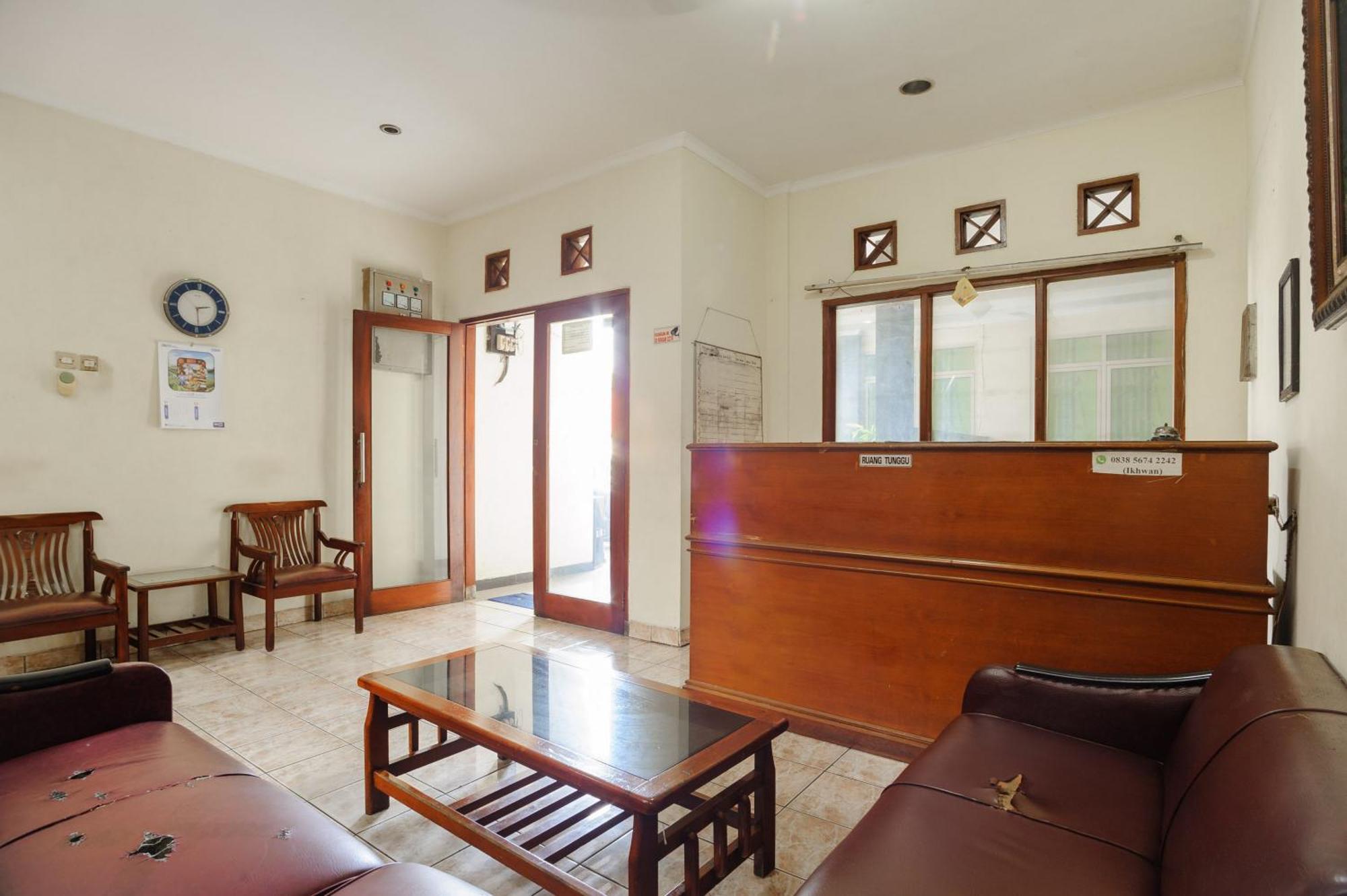 Reddoorz Syariah Near Aeon Mall Tanjung Barat Jakarta Exterior foto