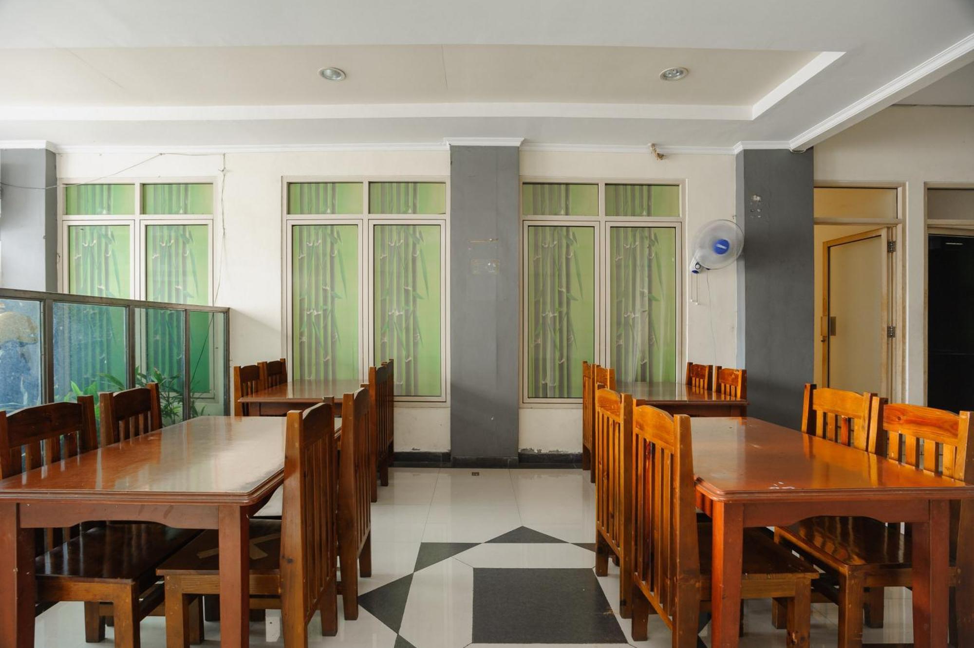 Reddoorz Syariah Near Aeon Mall Tanjung Barat Jakarta Exterior foto